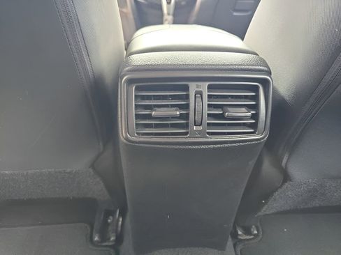 Used 2022 Nissan Rogue Sport S image 27