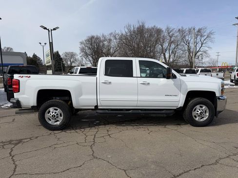 Used 2018 Chevrolet Silverado 2500 LT w/ LT Convenience Package image 5