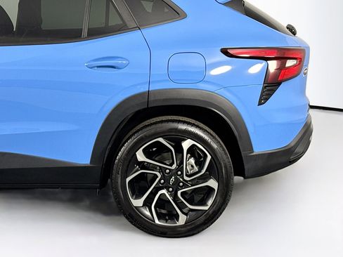 Used 2024 Chevrolet Trax RS w/ Sunroof Package image 42