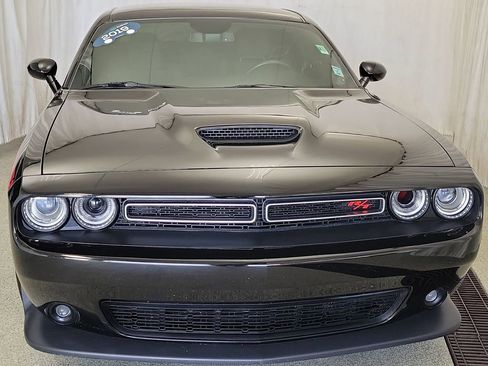 Used 2019 Dodge Challenger R/T image 4