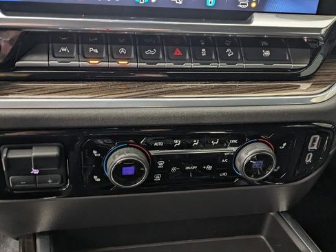 Used 2022 Chevrolet Silverado 1500 LT Trail Boss w/ Convenience Package II image 26