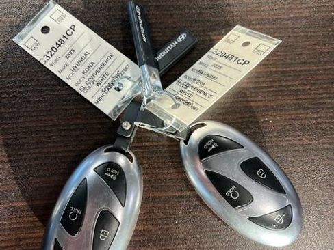 Certified 2025 Hyundai Kona SEL image 10