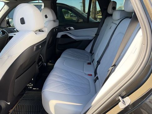 Used 2024 BMW X5 xDrive40i w/ M Sport Package AWD/4WD image 8