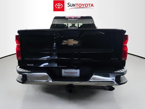 Used 2024 Chevrolet Silverado 2500 LTZ w/ LTZ Plus Package AWD/4WD image 5