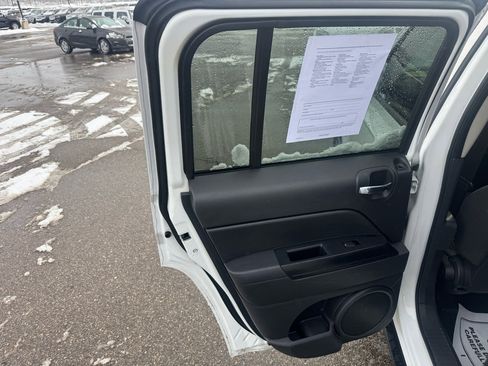 Used 2014 Jeep Patriot Latitude image 14