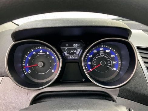 Used 2014 Hyundai Elantra SE FWD image 24