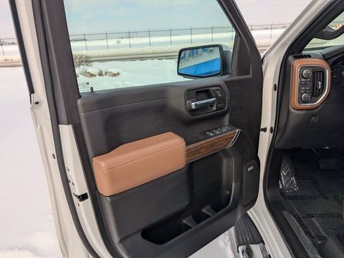 Used 2022 Chevrolet Silverado 1500 High Country image 14