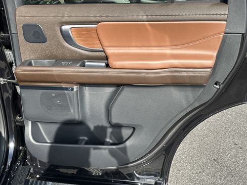 Used 2025 Ford Expedition King Ranch AWD/4WD image 17