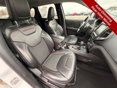 Used 2019 Jeep Cherokee Trailhawk w/ Comfort & Convenience Group image 34