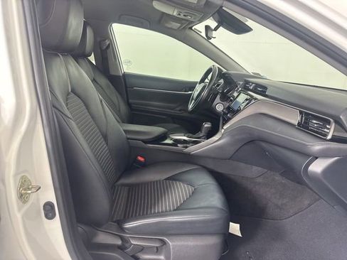 Used 2020 Toyota Camry SE image 15