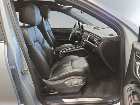 Used 2022 Porsche Macan S image 7