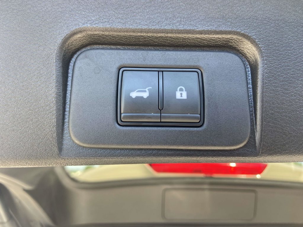 Used 2024 Nissan Rogue SV FWD image 6