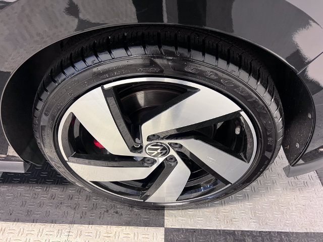 Certified 2024 Volkswagen GTI S FWD image 15
