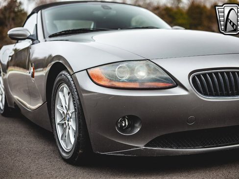 Used 2004 BMW Z4 2.5i image 11
