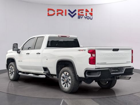 Used 2023 Chevrolet Silverado 2500 Custom w/ Gooseneck/5TH Wheel Package AWD/4WD image 3
