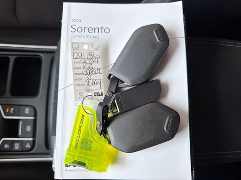 Used 2024 Kia Sorento S w/ Panoramic Sunroof Package FWD image 36