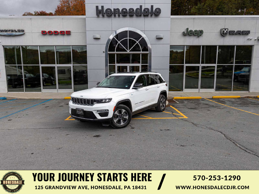 Used 2023 Jeep Grand Cherokee 4WD 4xe image 1