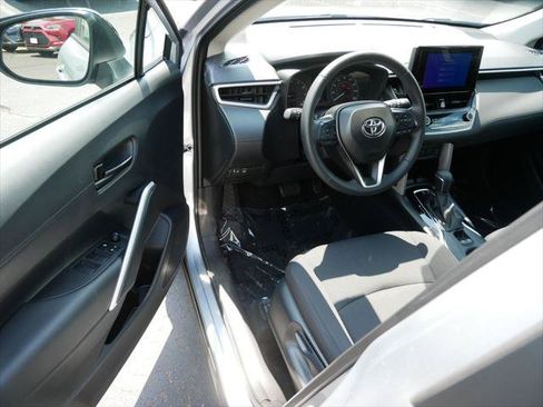 Certified 2025 Toyota Corolla Cross LE AWD/4WD image 10