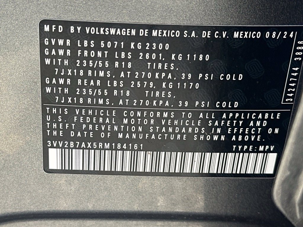 Used 2024 Volkswagen Tiguan SE AWD/4WD image 35