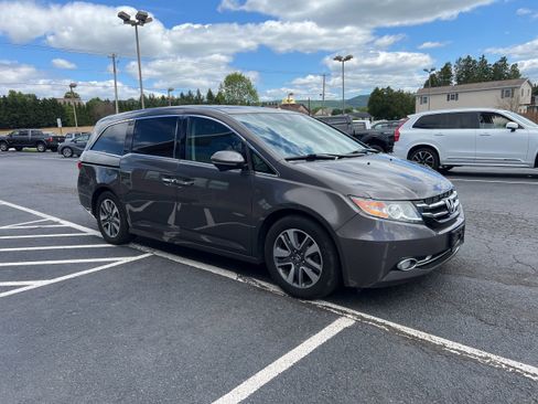 Used 2016 Honda Odyssey Touring Elite image 7