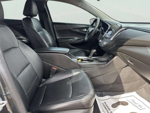 Used 2017 Chevrolet Malibu LT w/ Leather Package image 17