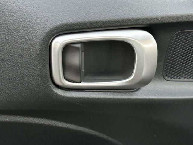 Used 2024 Hyundai Venue SEL FWD image 16