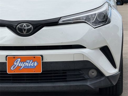 Used 2018 Toyota C-HR XLE image 8