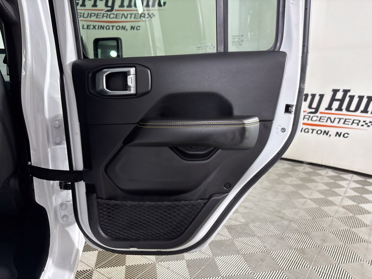 Used 2026 Jeep Wrangler Unlimited Sahara AWD/4WD image 26
