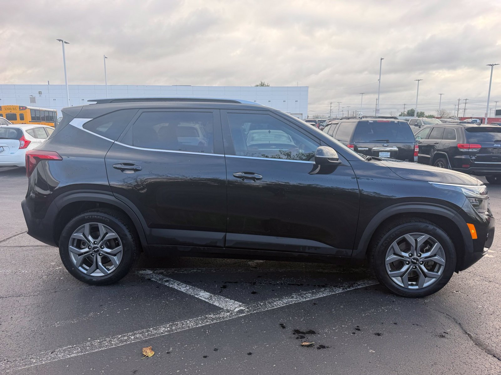 Used 2024 Kia Seltos S AWD/4WD image 6