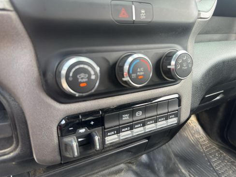 Used 2024 RAM 3500 Tradesman w/ Chrome Appearance Group AWD/4WD image 25