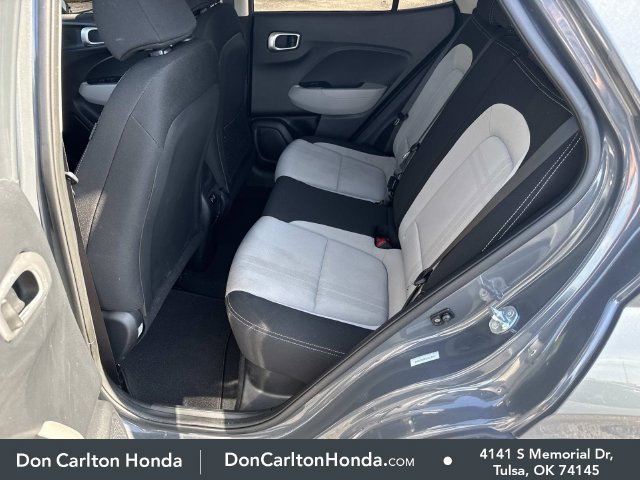 Used 2025 Hyundai Venue SEL FWD image 14
