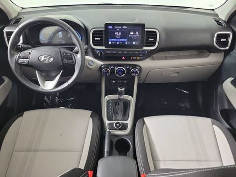 Used 2024 Hyundai Venue SEL FWD image 16