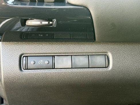 New 2025 Nissan Pathfinder S image 11