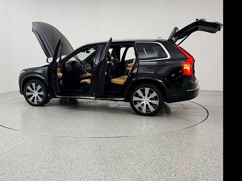 Used 2023 Volvo XC90 B6 Ultimate w/ Protection Package AWD/4WD image 12