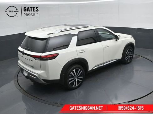 Used 2024 Nissan Pathfinder Platinum AWD/4WD image 51