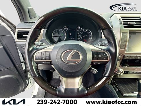 Used 2020 Lexus GX 460 Premium w/ Premium Package image 39