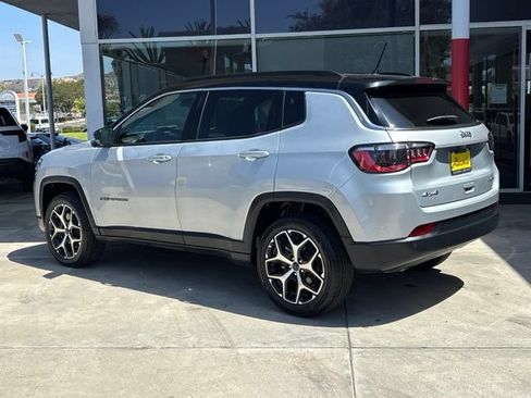 Used 2025 Jeep Compass Limited AWD/4WD image 7