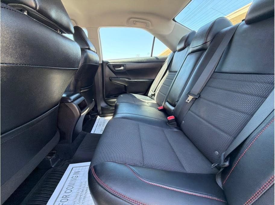 Used 2017 Toyota Camry SE FWD image 10