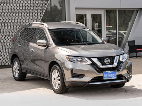 Used 2019 Nissan Rogue SV AWD/4WD image 2