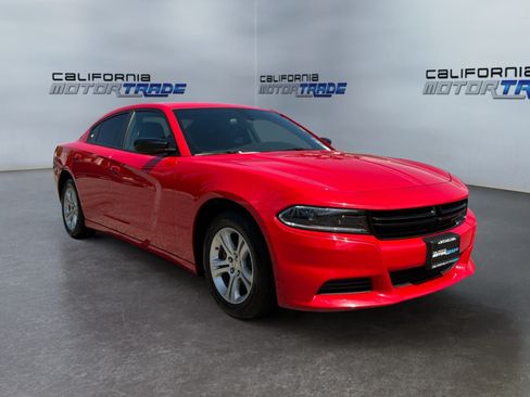 Used 2023 Dodge Charger SXT RWD image 3