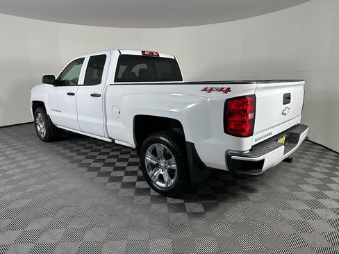 Used 2018 Chevrolet Silverado 1500 Custom w/ Custom Value Package image 15