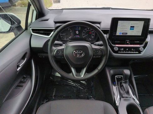 Used 2025 Toyota Corolla SE FWD image 14