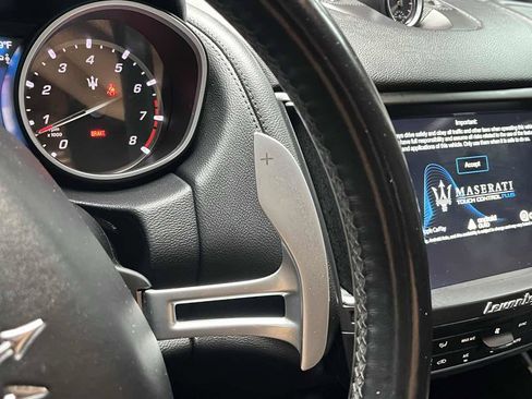 Used 2017 Maserati Levante w/ Sport Package AWD/4WD image 16