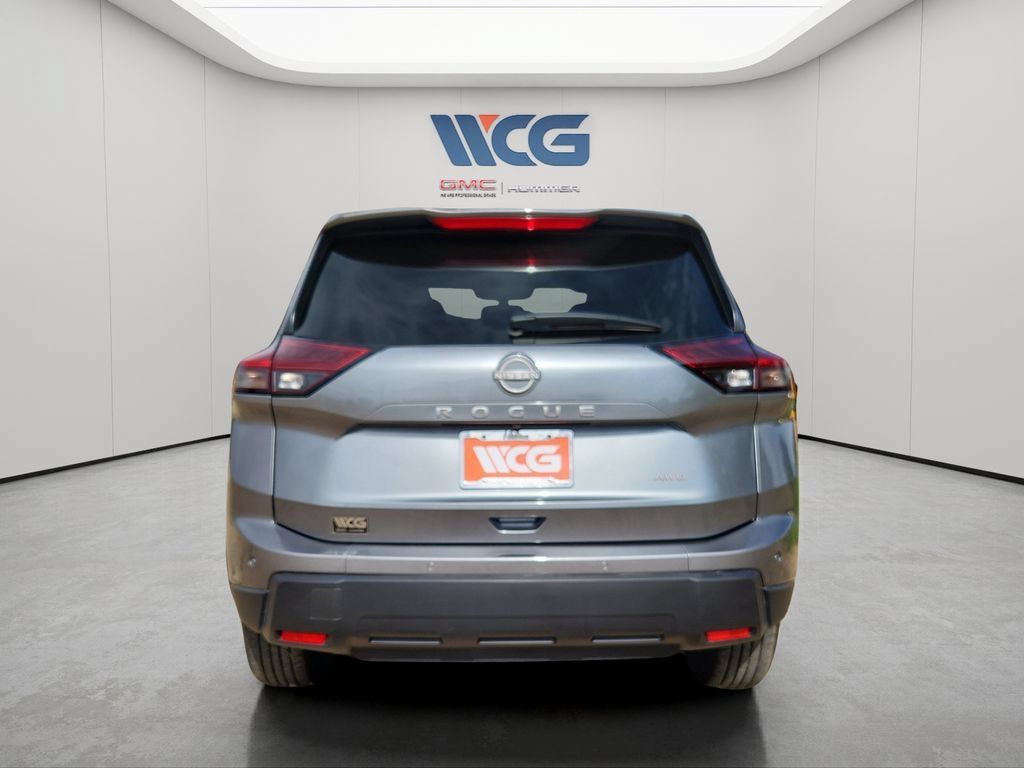 Used 2025 Nissan Rogue SV AWD/4WD image 4