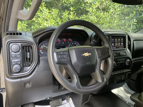 Used 2022 Chevrolet Silverado 1500 Custom AWD/4WD image 17