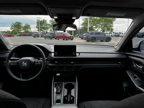 Used 2023 Honda Accord EX image 12