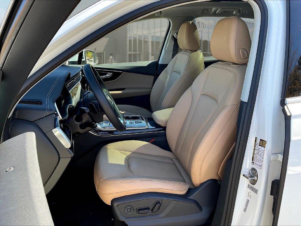 Used 2024 Audi Q7 2.0T Premium w/ Convenience Package AWD/4WD image 22