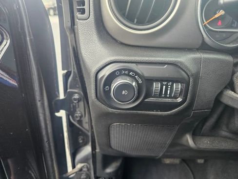 Used 2020 Jeep Wrangler Unlimited Sport S image 28