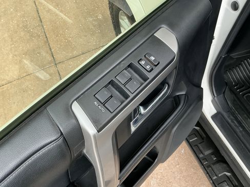 Used 2020 Toyota 4Runner SR5 image 15