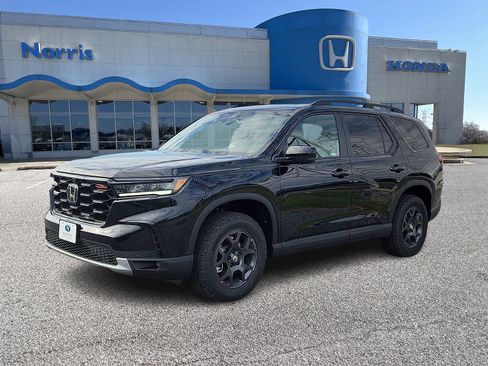 New 2025 Honda Pilot TrailSport image 2